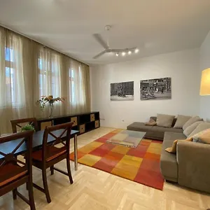 downtown-vibe-apartments.inbudapesthotels.com/